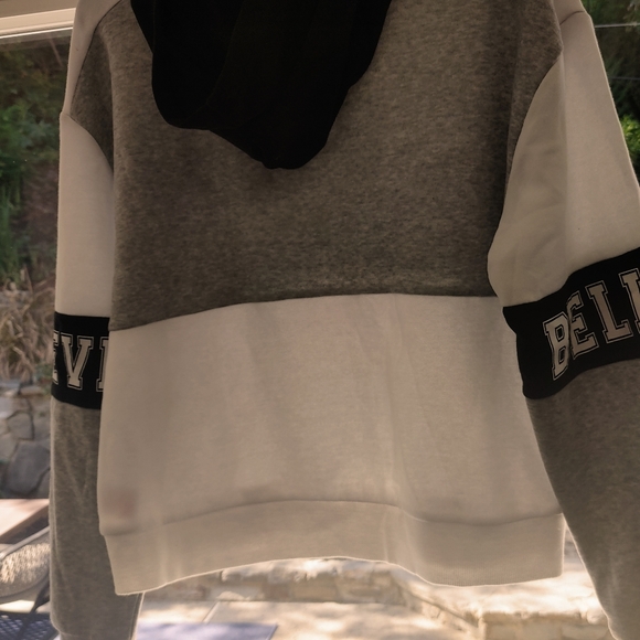 NWT Girl's Sweatshirt. Sz M - Picture 2 of 6